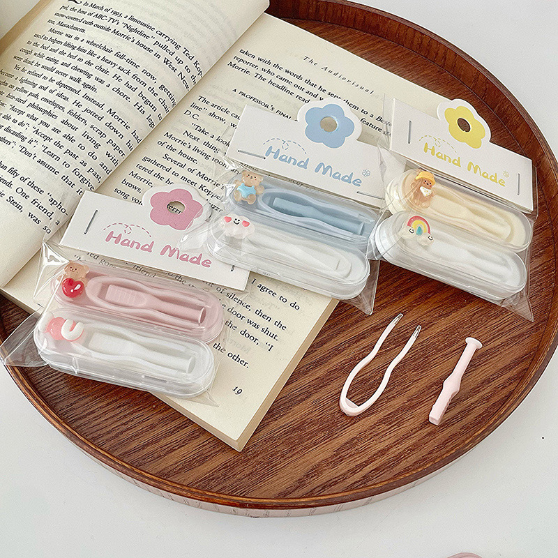 Cute Bear Design Contact Lens Remover Tool with Independent Storage Cases - EyeKK